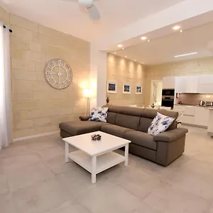  Apartment Luxury Maisonette